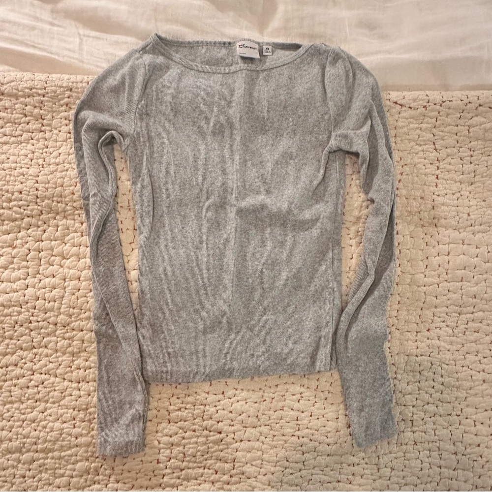 Bundle (2) Aritzia TNA HomeStretch Long Sleeve T Shirts XS Charcoal Heather Grey
